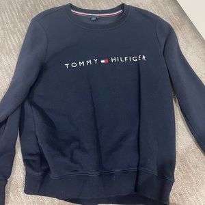 navy sweatshirt